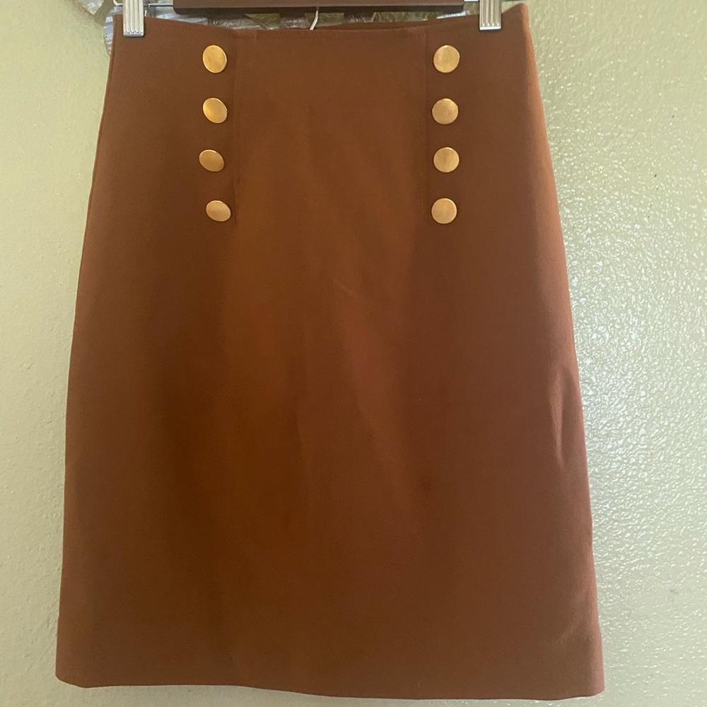TiMO -Beautiful skirt designed in Oslo Norway made in Portugal, design detail